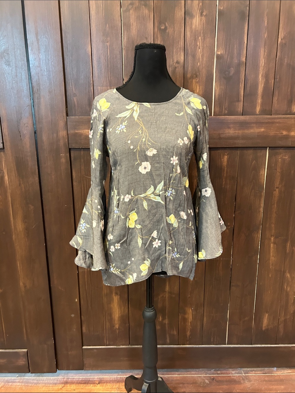 LC Lauren Conrad Gray Floral Bell-Sleeve Blouse with Yellow Accents
